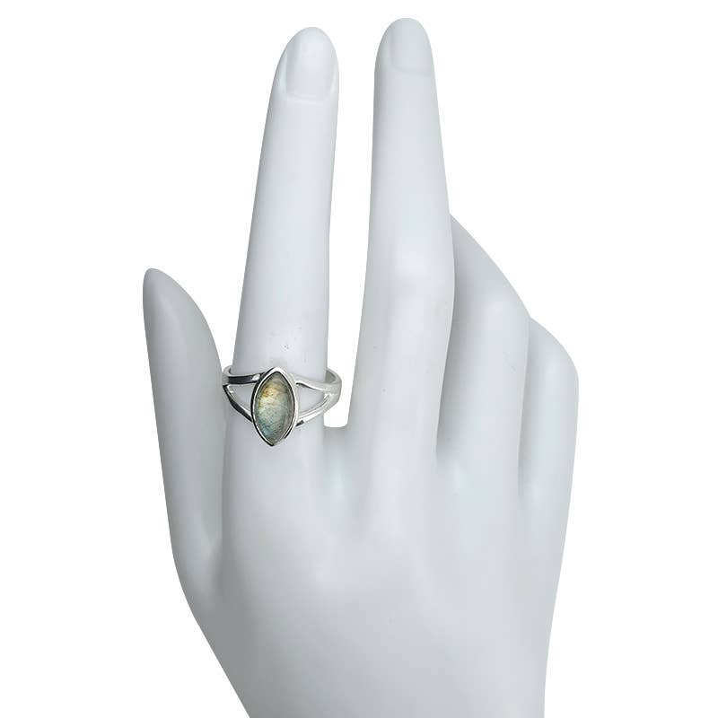 Labradorite Sterling Silver Ring: 8