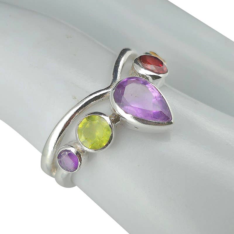 Faceted Multi Gemstone Ring: 8