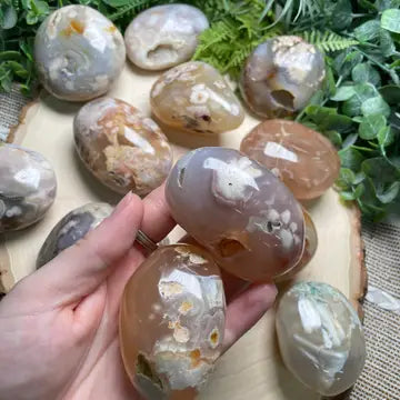 Flower Agate Palmstone