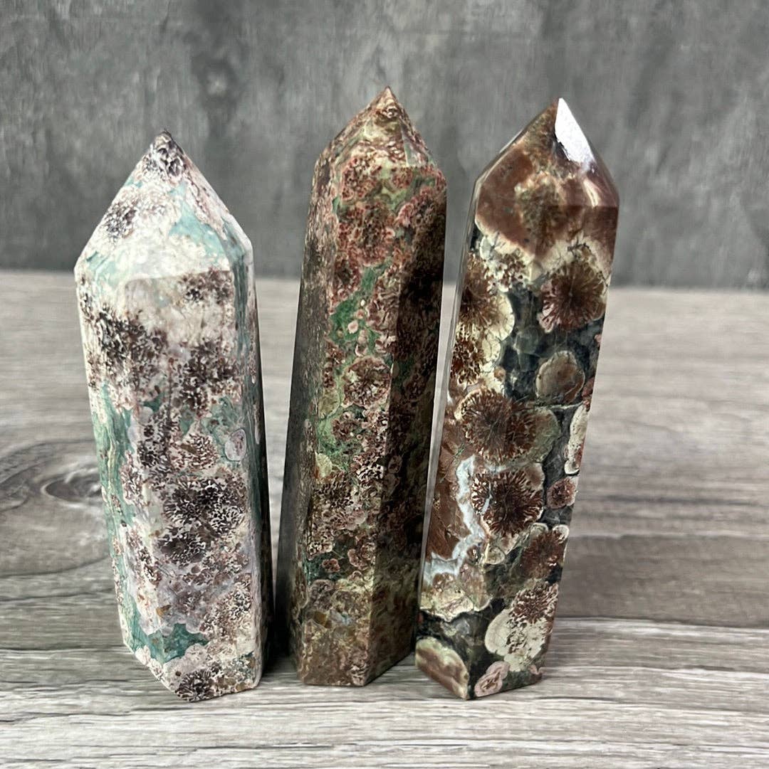 Kyanite : Gemstone Obelisks 3–4 oz